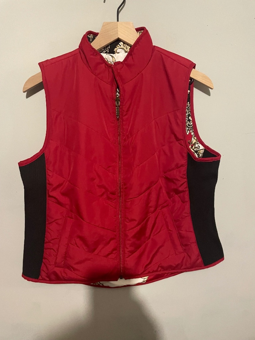 Reversible women’s vest size M black  & burgundy, one side, solid one floral